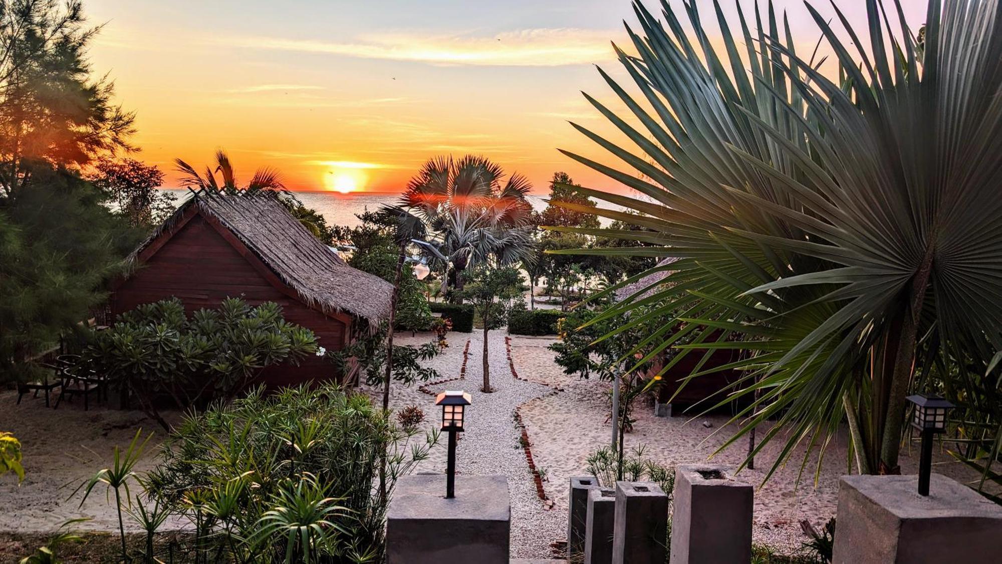 Ampazony Oasis Lodge Махадзанга Екстер'єр фото