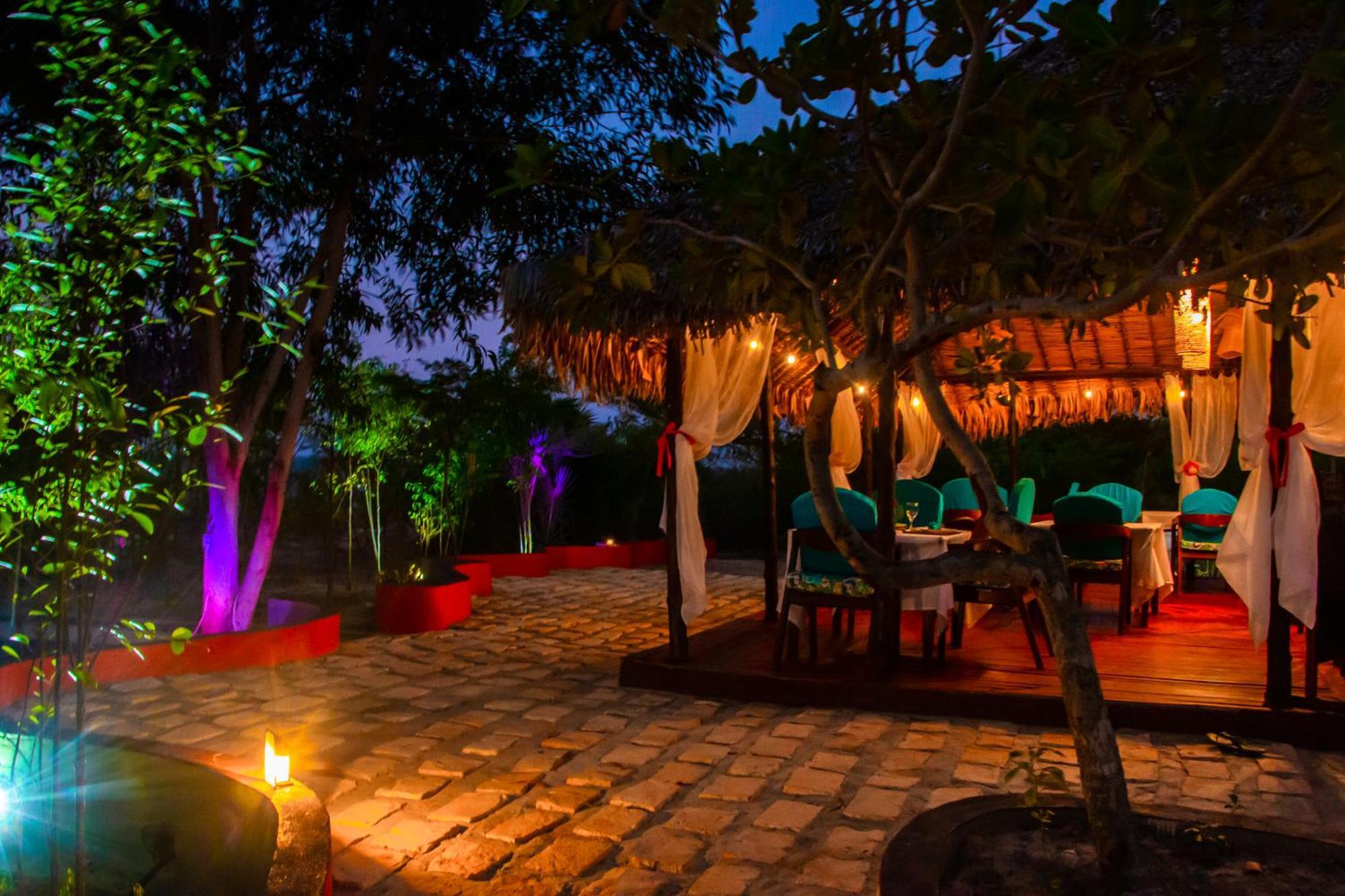 Ampazony Oasis Lodge Махадзанга Екстер'єр фото