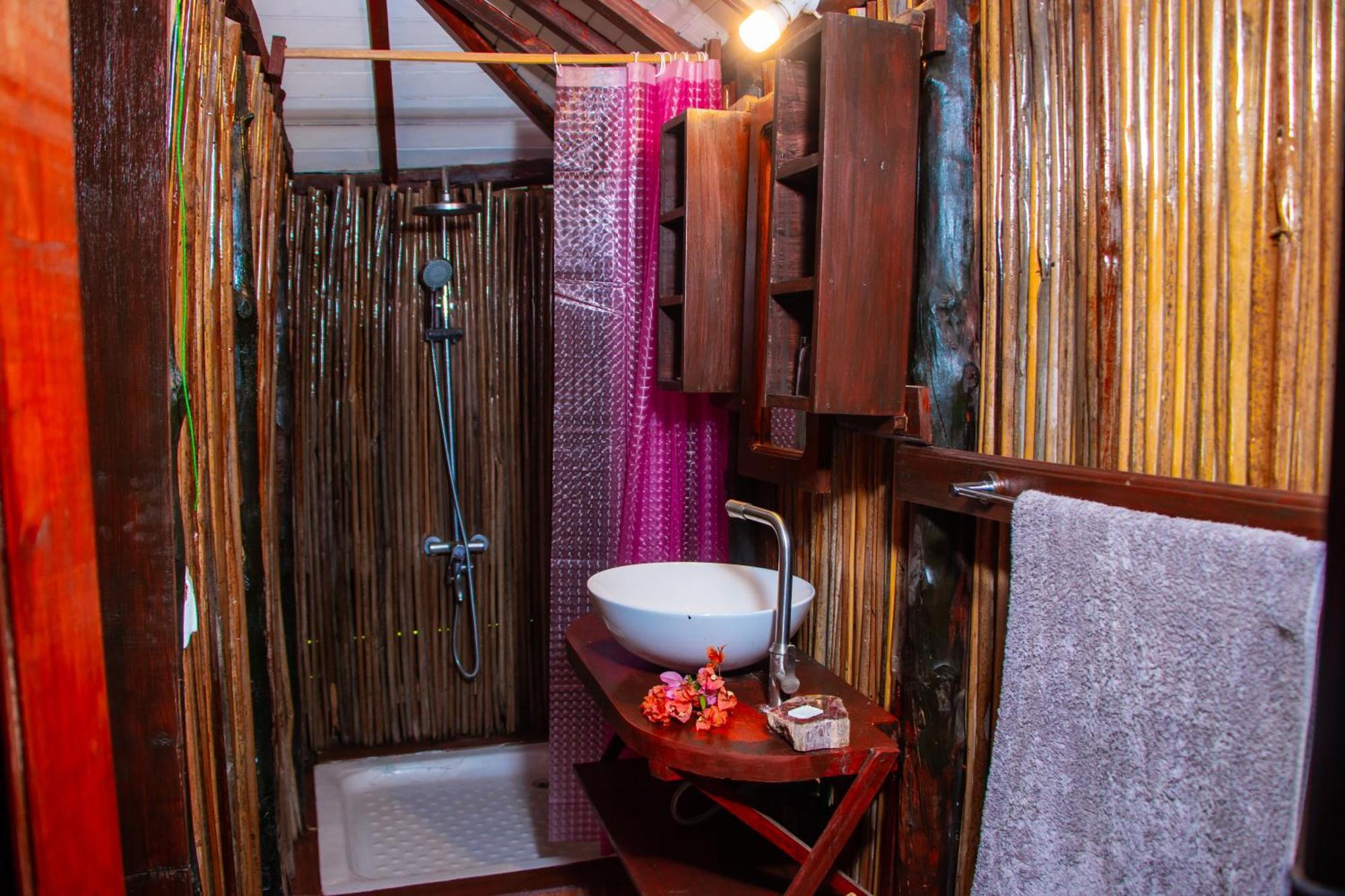 Ampazony Oasis Lodge Махадзанга Екстер'єр фото