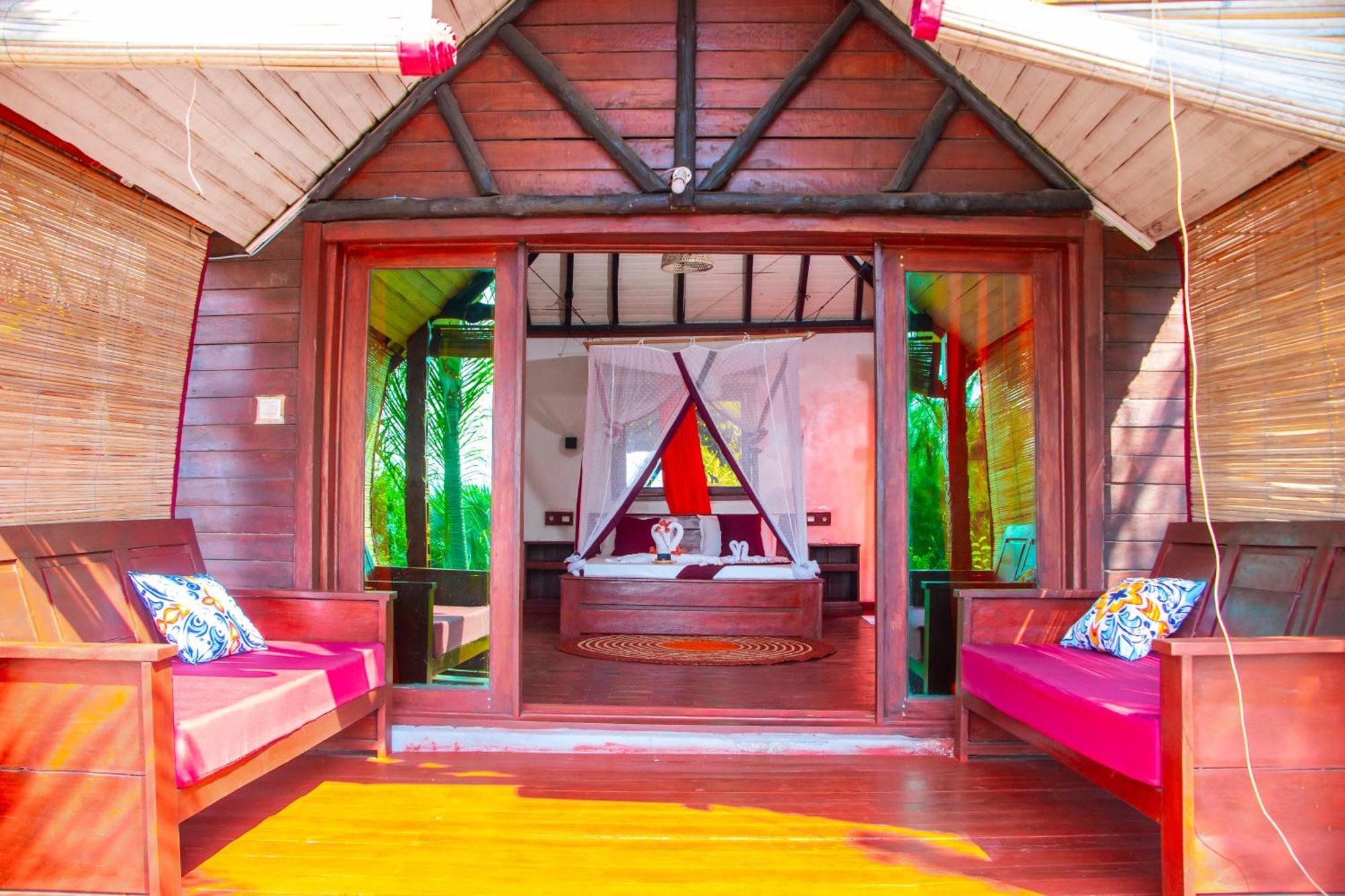 Ampazony Oasis Lodge Махадзанга Екстер'єр фото